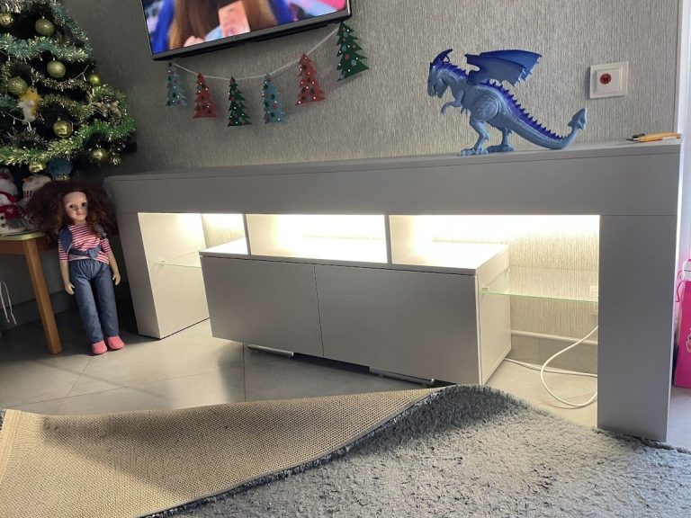 Меблева стінка з білими фасадами g-0007