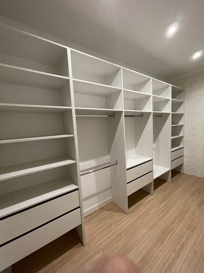 Меблі для гардеробної кімнати на замовлення w-0008