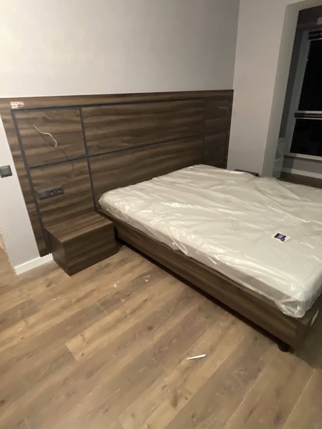 Ліжко шпоноване у спальню b-0006