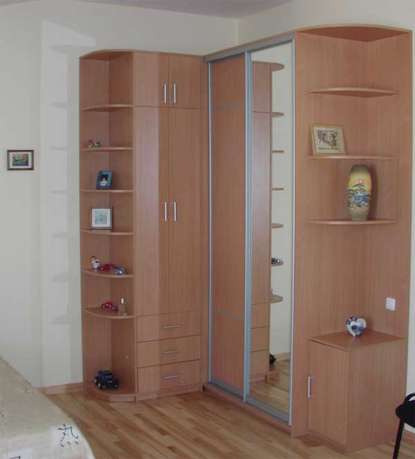 Кутова шафа у вітальню g-0004