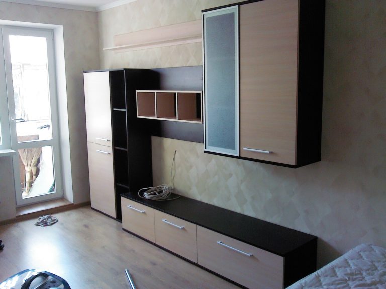 Стінка гірка під ТВ у вітальню g-0012