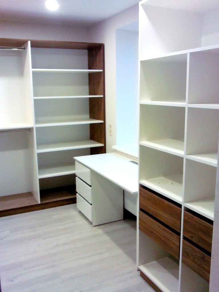 Гардероб з робочим місцем w-0006