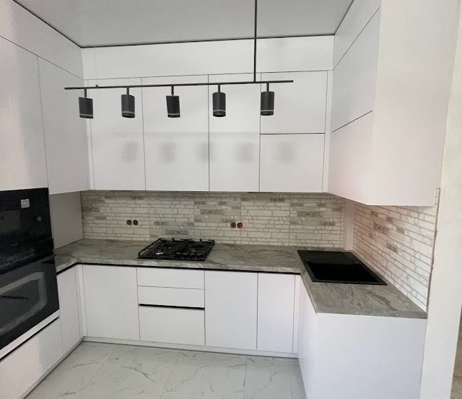 Стильна біла кухня k-0043