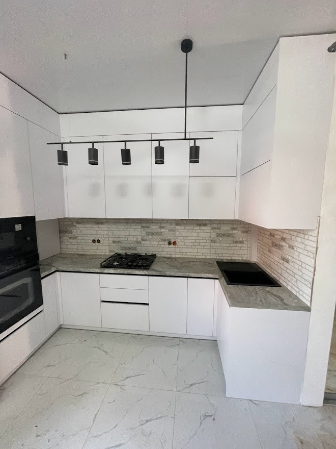 Стильна біла кухня k-0043