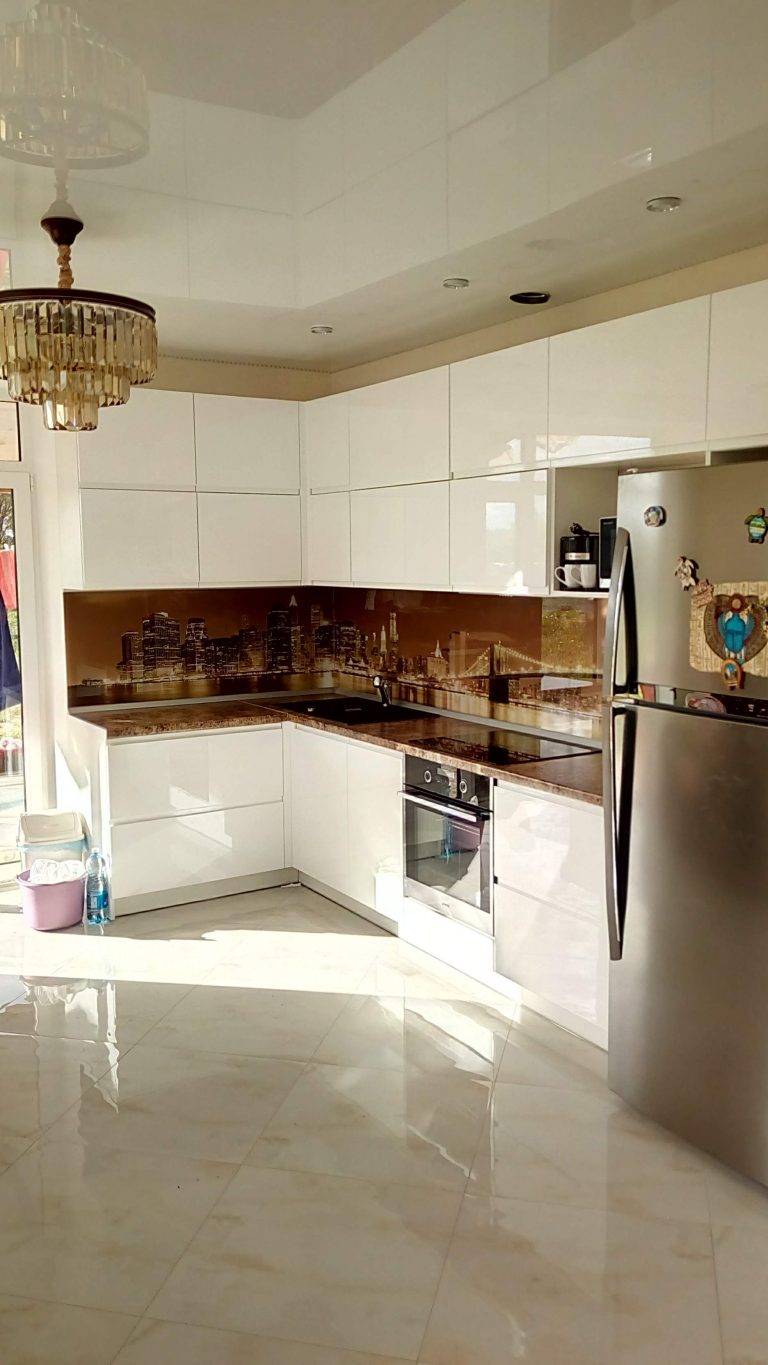 Кутова біла кухня k-0048